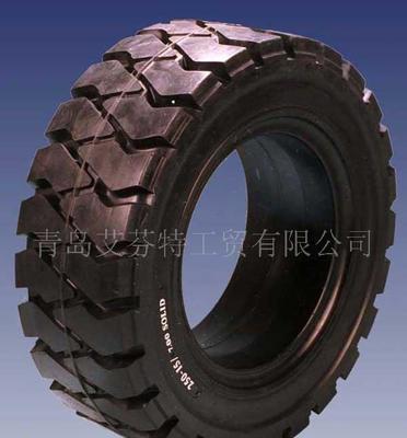 實(shí)芯輪胎與叉車(chē)胎3.00-15 特性、應(yīng)用與選購(gòu)指南